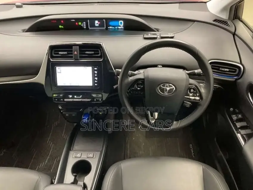 Toyota Prius S. touring. red 2020