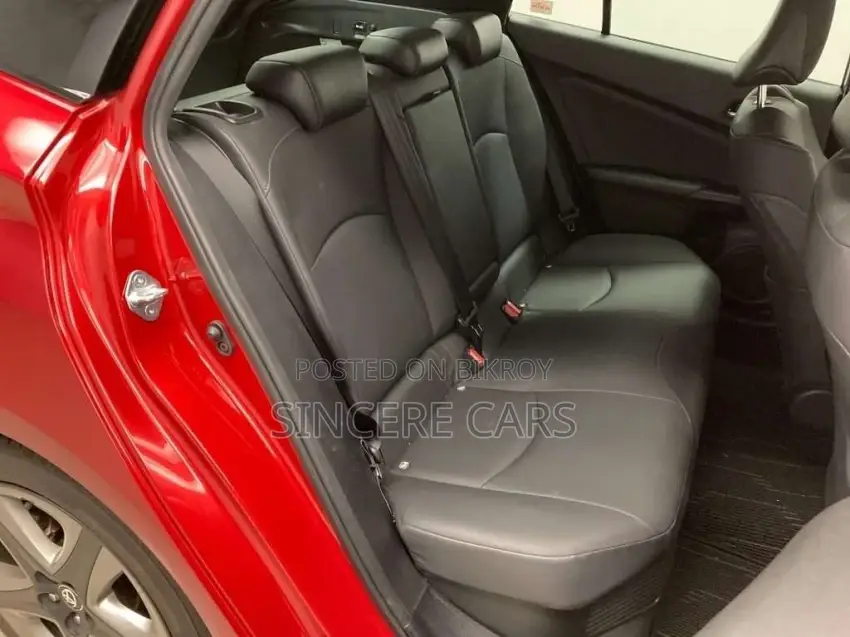 Toyota Prius S. touring. red 2020