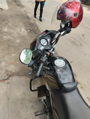 Mahindra Centuro 2016