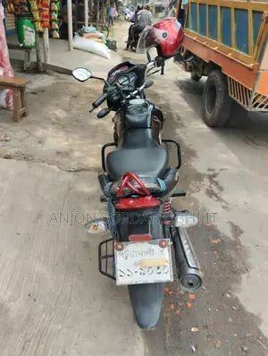 Mahindra Centuro 2016