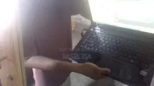 ল্যাপটপ বিক্রি হবে।