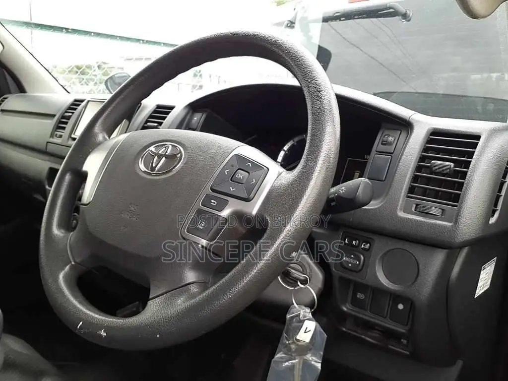 Toyota Hiace DX GL 2020