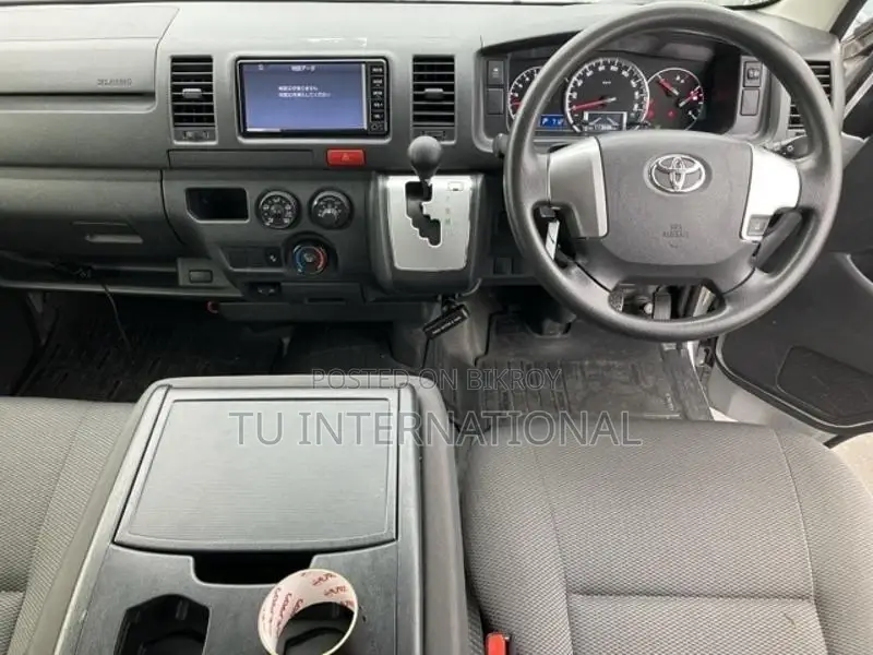 Toyota Hiace DX PACKAGE 2021