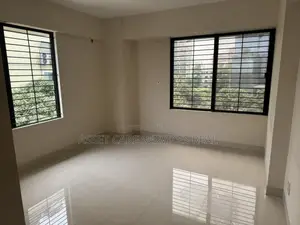 Excellent New building Office 2650 Sft Rent in Gulshan 1