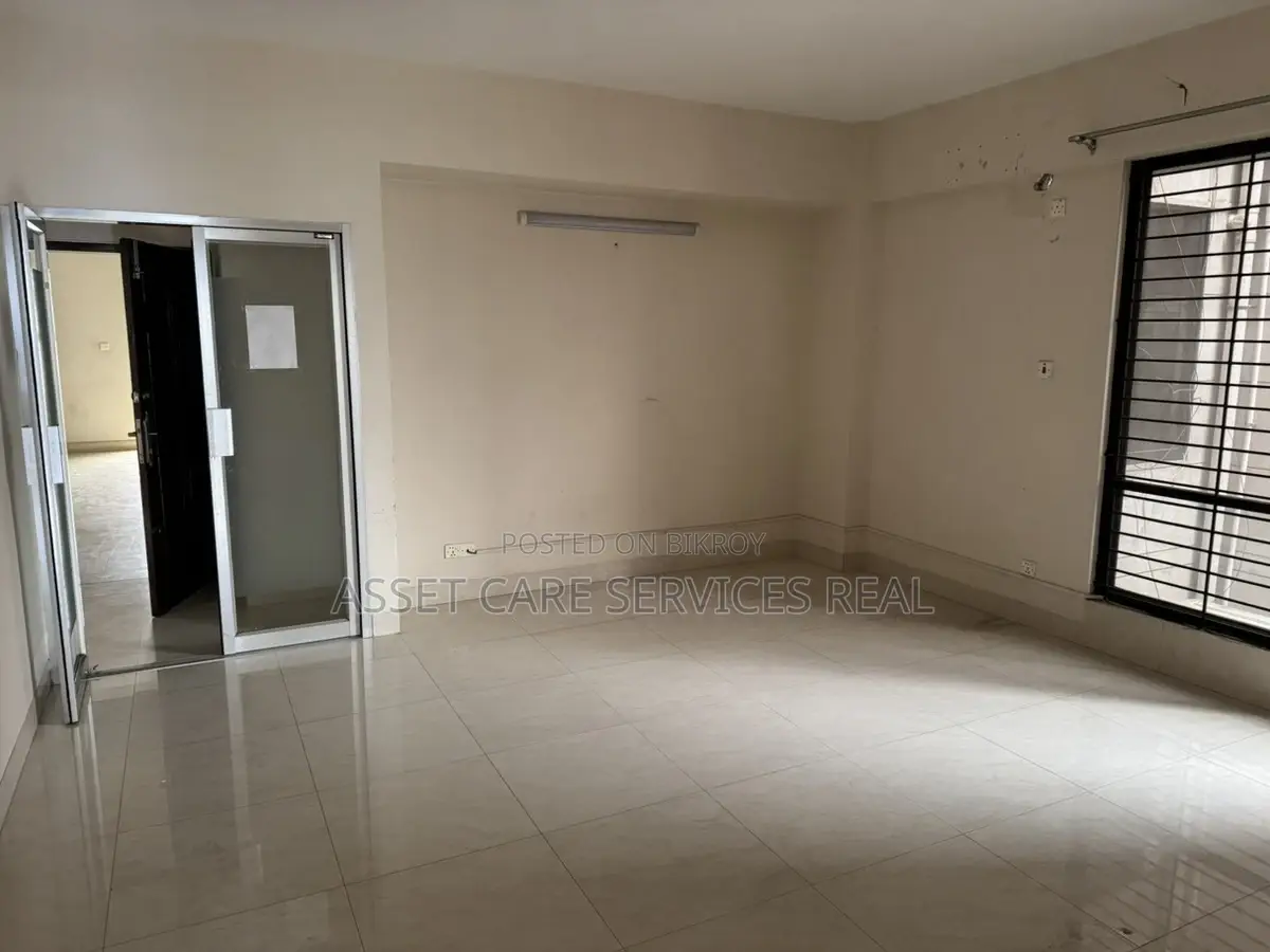Excellent New building Office 2650 Sft Rent in Gulshan 1