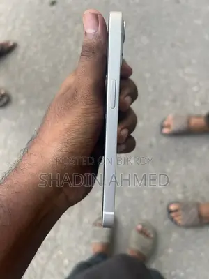 Apple iPhone 13 (Used)