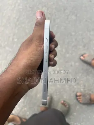 Apple iPhone 13 (Used)