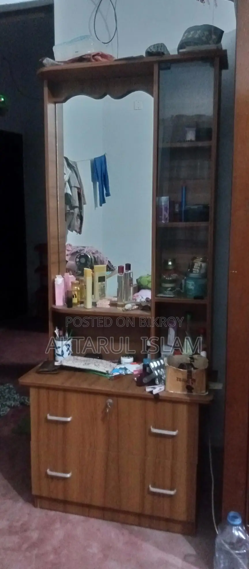 Full Fresh Dressing Table