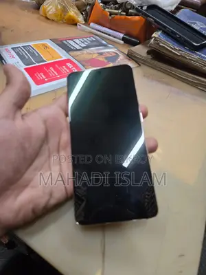 Samsung Galaxy S21 (Used)