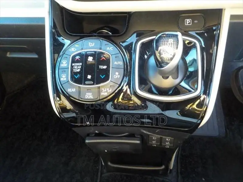 Toyota Noah G PKG 4.5 PEARL 2020