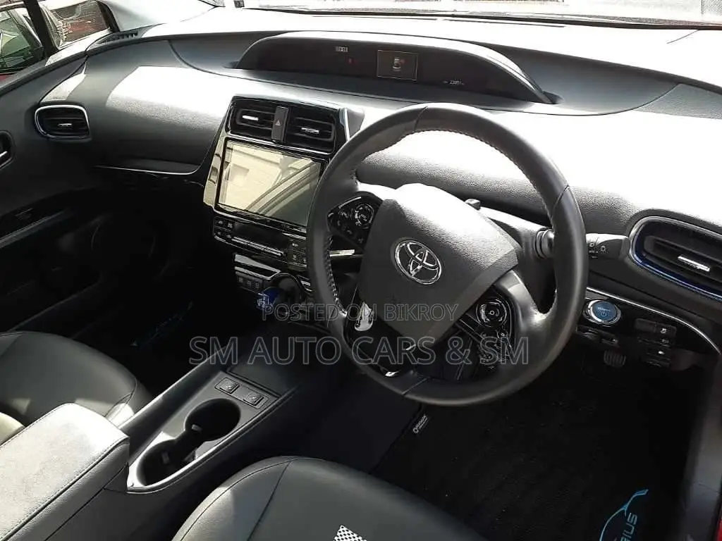 Toyota Prius S Touring Selection 2021