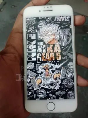 Apple iPhone 7 . (Used)