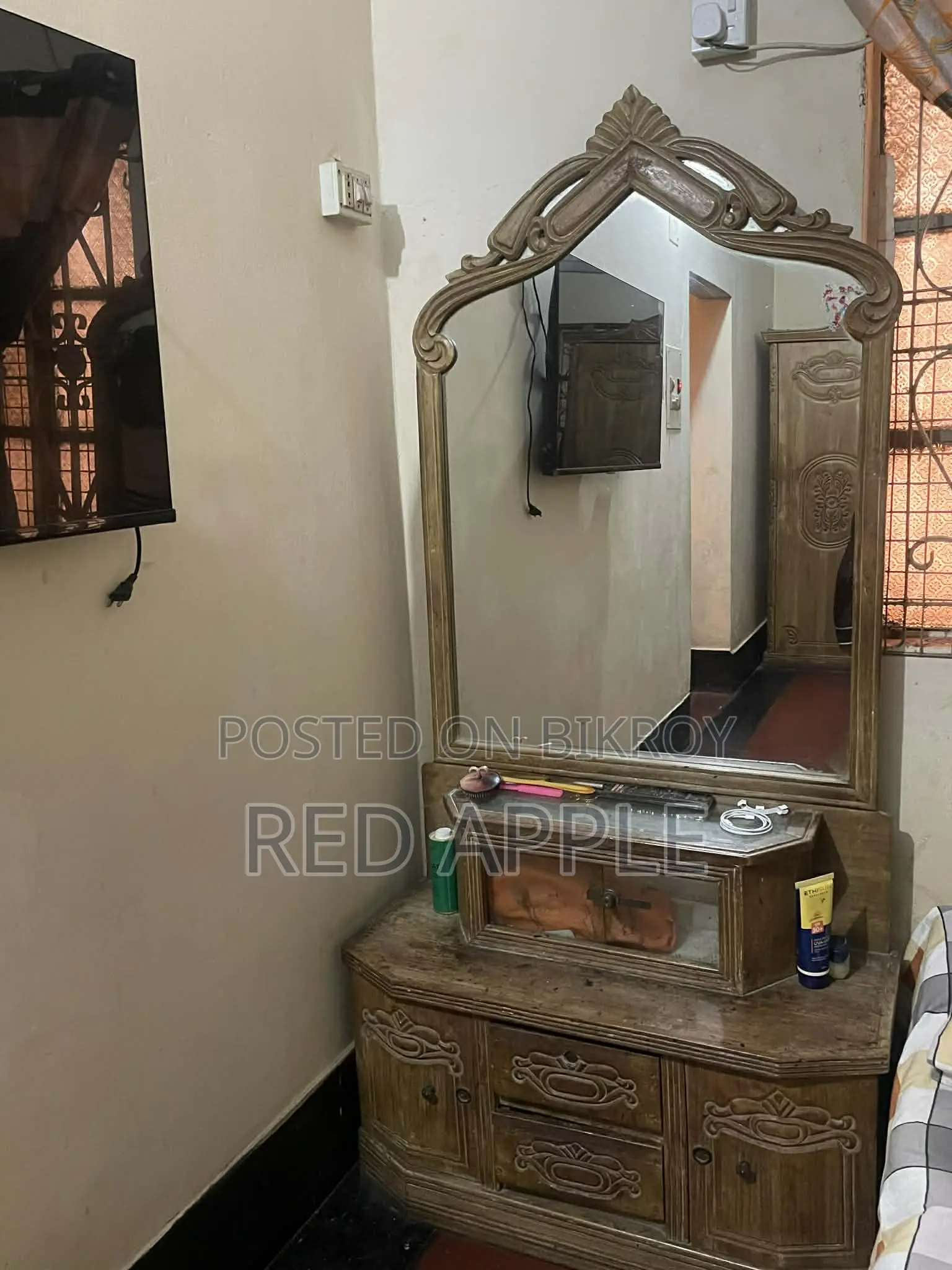 Sagun Wood Dressing Table