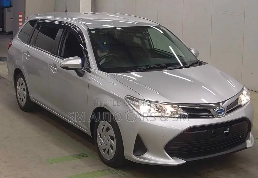 Toyota Fielder Hybrid EX Silver 2021
