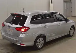 Toyota Fielder Hybrid EX Silver 2021