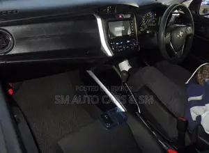 Toyota Fielder Hybrid EX Silver 2021