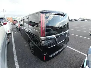 Toyota Esquire GI BLACKISH PURPLE 2021