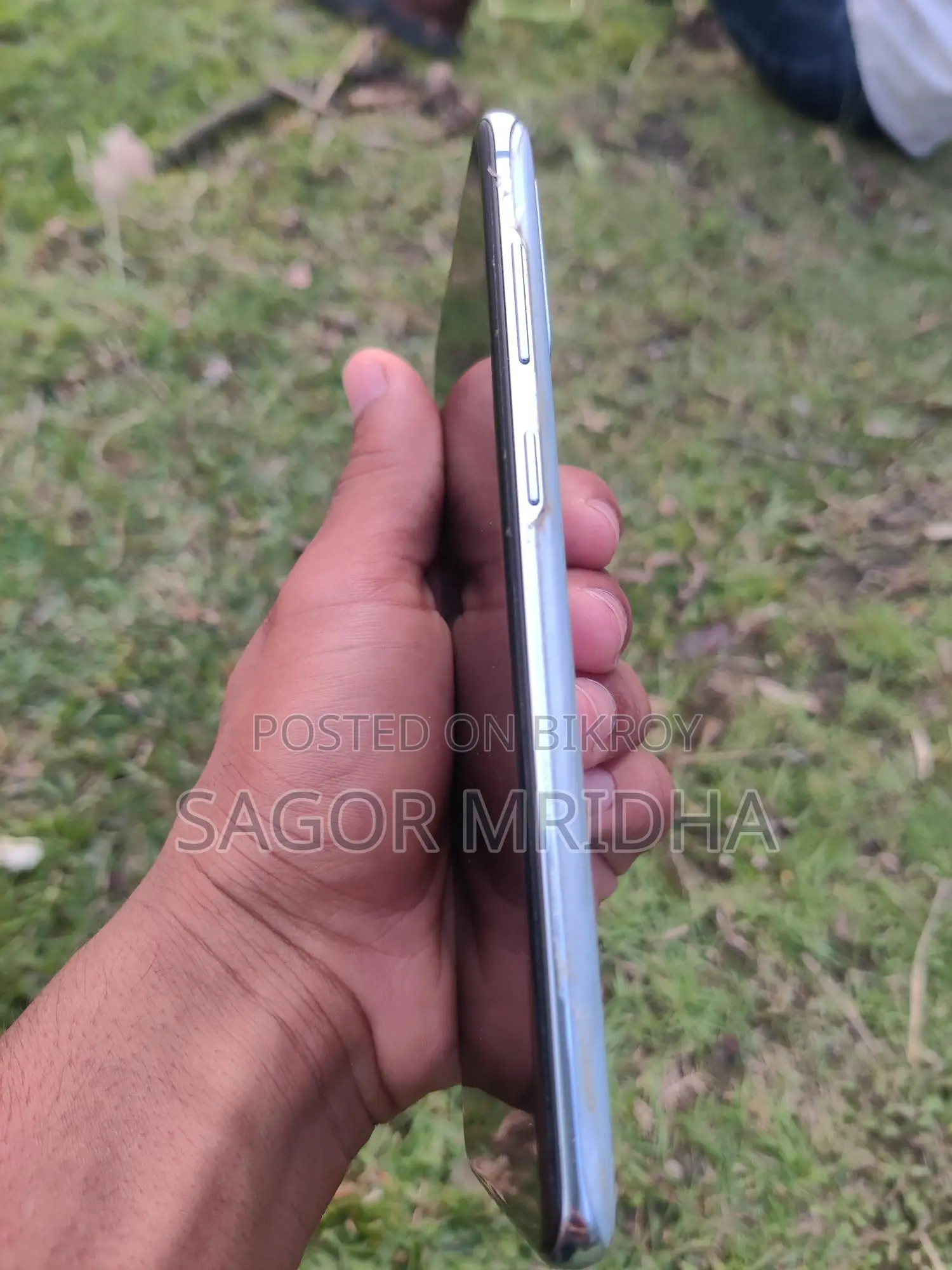 Samsung Galaxy S20 (Used)