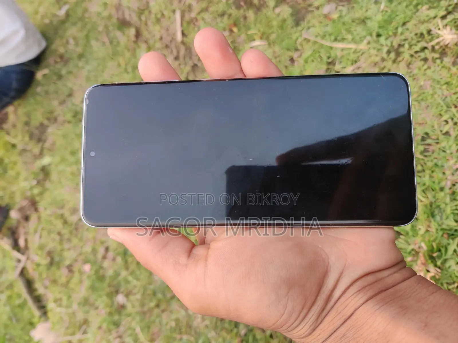 Samsung Galaxy S20 (Used)