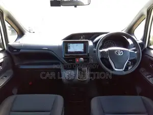 Toyota Noah HYBRID X 2021
