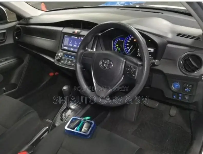 Toyota Axio Hybrid EX White 2021