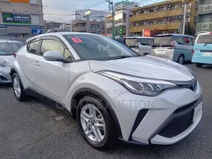 Toyota C-HR HYBRID S 2021