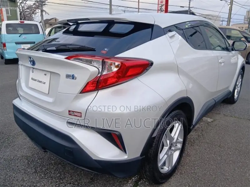Toyota C-HR HYBRID S 2021