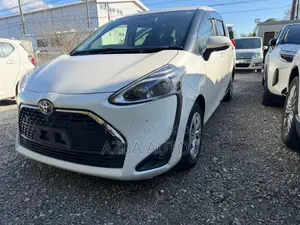 Toyota Sienta G pkg push start 2021