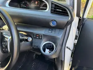 Toyota Sienta G pkg push start 2021