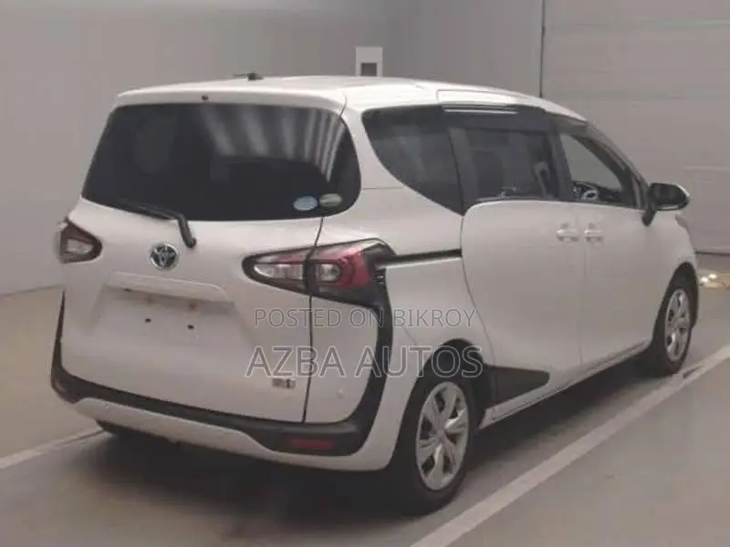 Toyota Sienta G pkg push start 2021