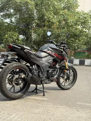 Honda Hornet 2.0 . 2026