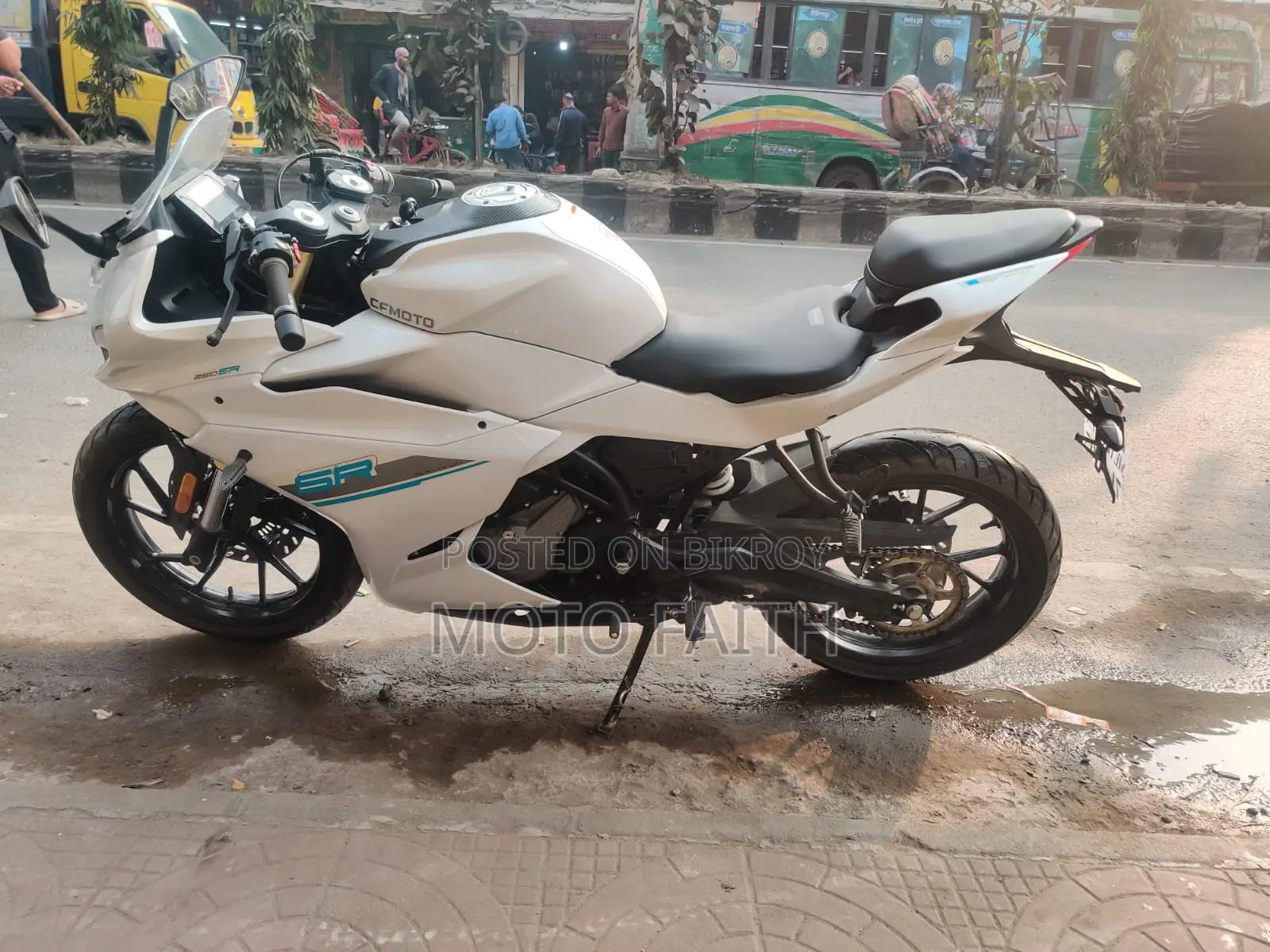 CFMoto 250SR 2025 White