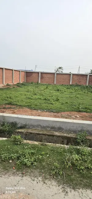 Rajuk Lake View 10 Katha 75' & 30' Corner Plot
