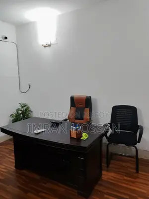 দ্রুত সেল করা হবে কম দামে নতুন এর মতো চেয়ার টেবিল