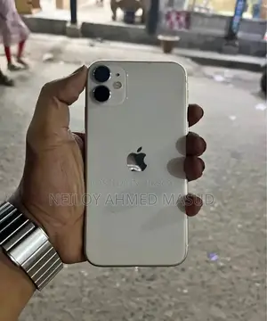 Apple iPhone 11 (Used)