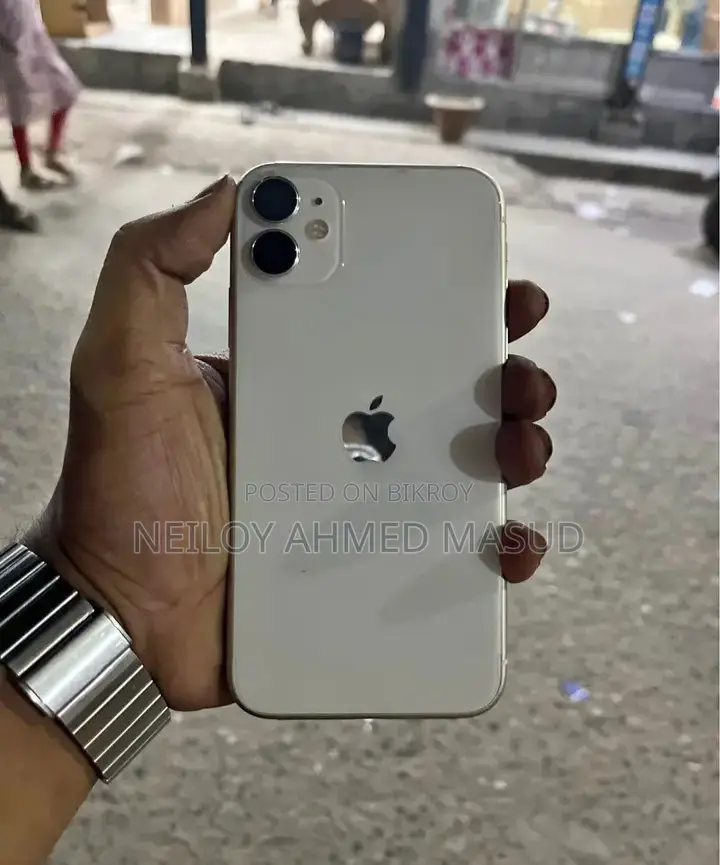 Apple iPhone 11 (Used)