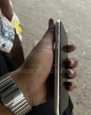 Apple iPhone 11 (Used)