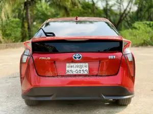 Toyota Prius S Touring 4th Gen 2017