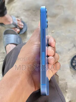 Apple iPhone 13 (Used)