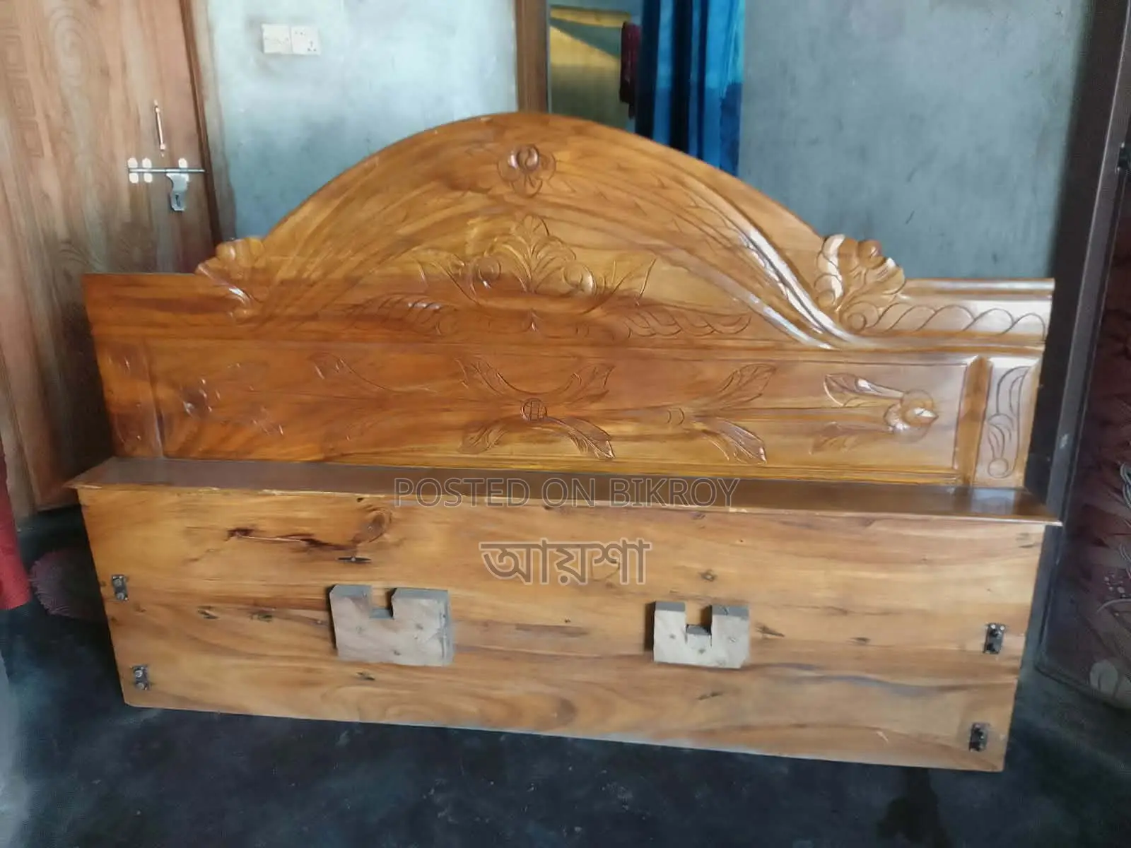 5 Beds for Sale