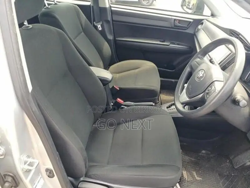 Toyota Axio EX Hybrid 2020