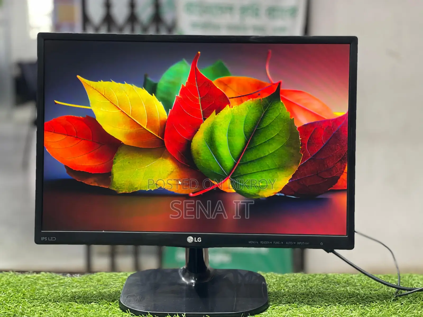 LG ORIGINAL 20" FRESH CONDITION USED MONITOR FOR SALE