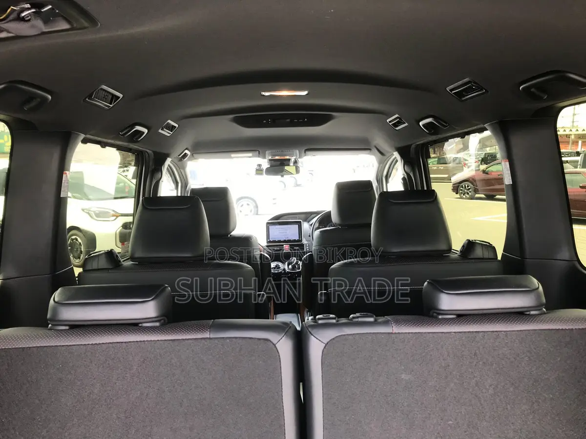 Toyota Esquire GI HYBRID PKG SILVER 2021