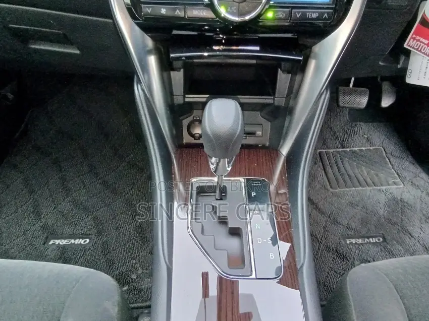 Toyota Premio F PKG KEY START 2020