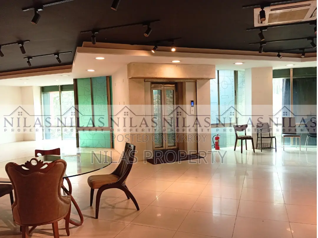 1st Floor Showroom/Café Space for Rent in Dhanmondi