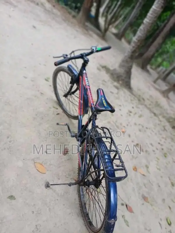 সাইকেলটি বিক্রয় করা হবে নিবেন আর চালাবেন কোনো কাজ নেই। ফুল ফ্রেশ আছে।