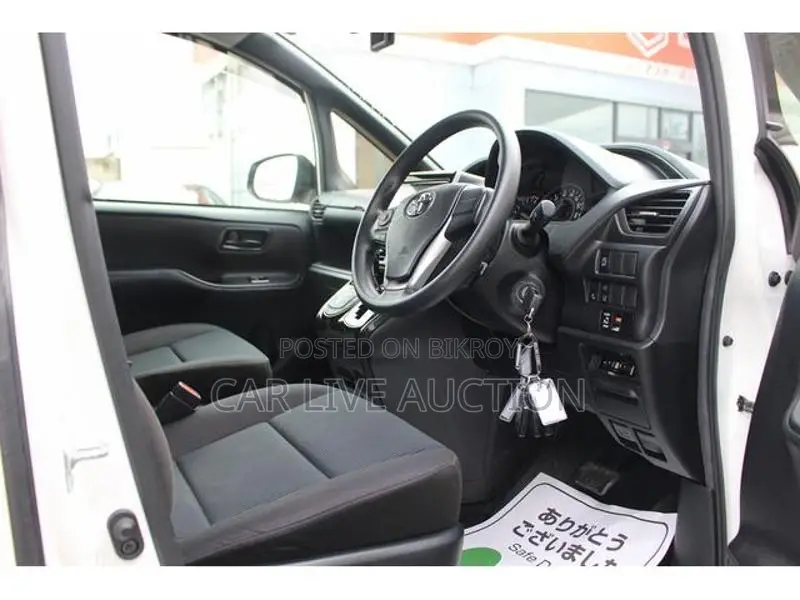 Toyota Noah Non Hybrid 2021