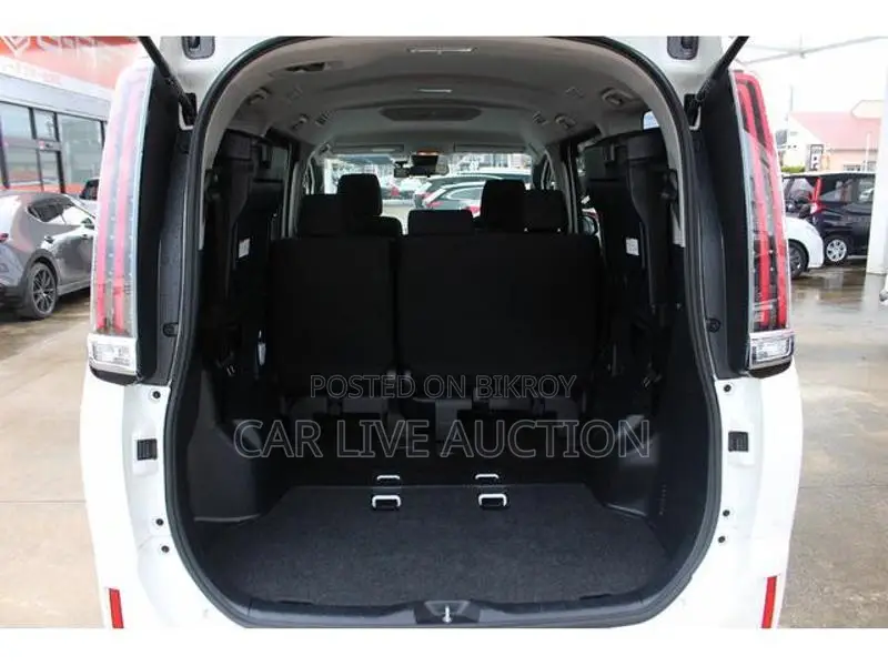 Toyota Noah Non Hybrid 2021