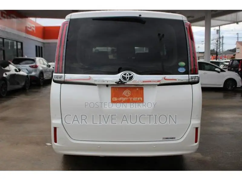 Toyota Noah Non Hybrid 2021