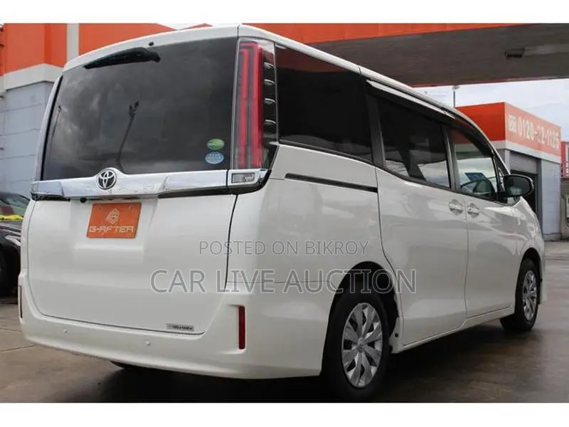 Toyota Noah Non Hybrid 2021